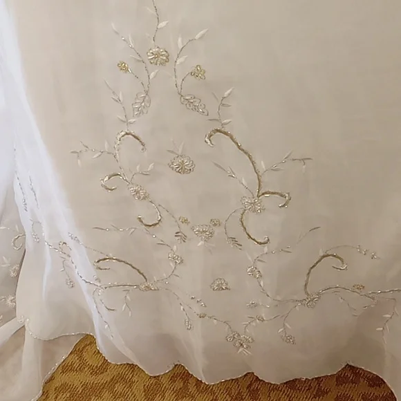 Emerald Bridal Size 8 Wedding Gown - Picture 3 of 15